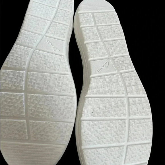 Clarks Womens  NuBuck Leather  Lace-Up Sneakers -Marie Mist NWOT Sz  8.5 - Picture 3 of 4